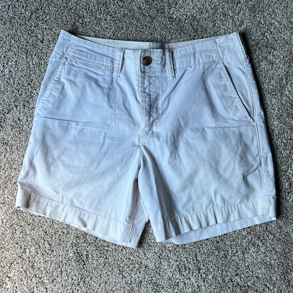 American Eagle White/Stone khaki shorts 5.5 inseam